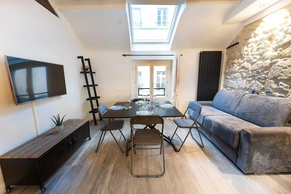 Appartement Place Des Vosges, Marais Bastille Paris 0*,  France